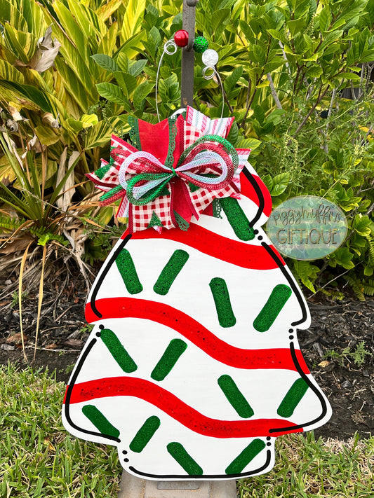 Christmas Tree Cake Door Hanger | PiggyMuffins | Christmas Door Hanger |  Christmas Door Hanger Little Debbie | Christmas Wreath