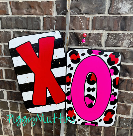 Valentine Door Hanger | XO Door Hanger | Cheetah Print Door Hanger| Valentine Wreath | Leopard Print Doorhanger| Valentine | Piggymuffins