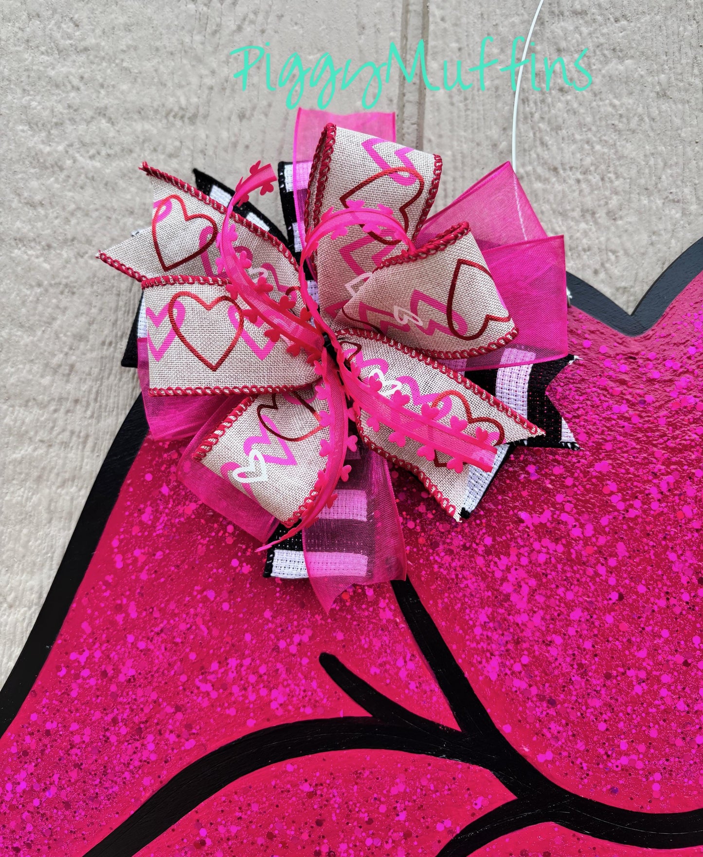 Valentine Door Hanger | Hot Pink Lips Door Hanger | Kiss Door Hanger| Valentine Wreath | Lipstick Doorhanger | Valentine Decor| Piggymuffins