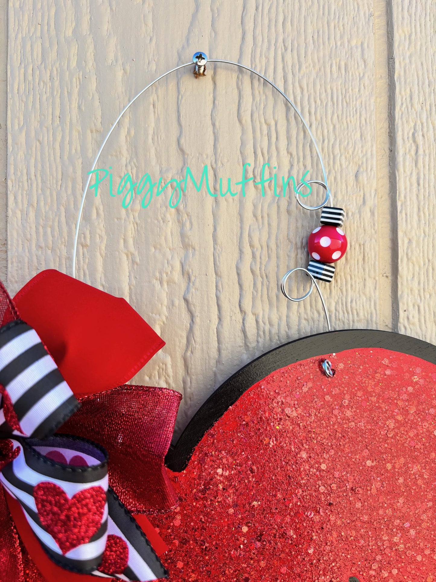 Valentine Door Hanger | Lips Door Hanger | Kiss Door Hanger| Valentine Wreath | Lipstick Doorhanger | Valentine Decoration | Piggymuffins